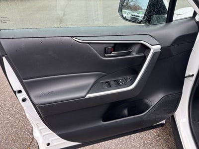 2022 Toyota RAV4 Hybrid LE