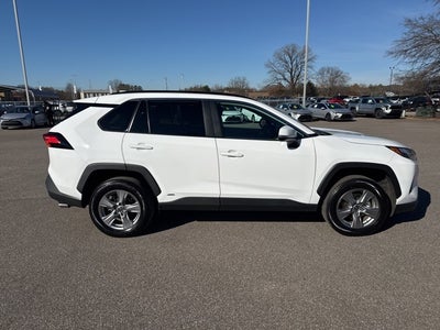 2022 Toyota RAV4 Hybrid XLE