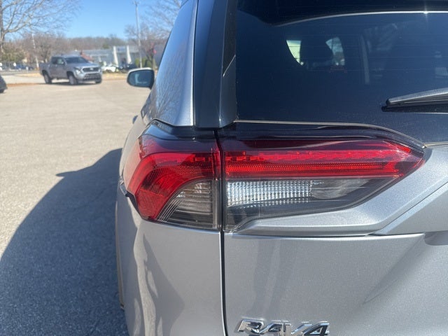 2025 Toyota RAV4 Hybrid SE