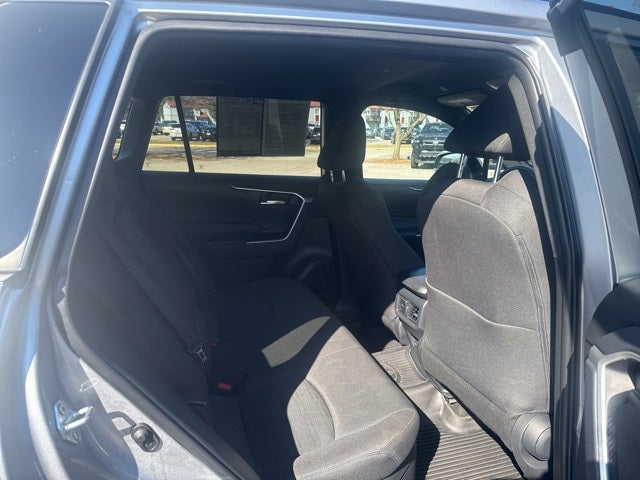 2025 Toyota RAV4 Hybrid SE