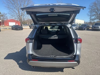 2025 Toyota RAV4 Hybrid SE