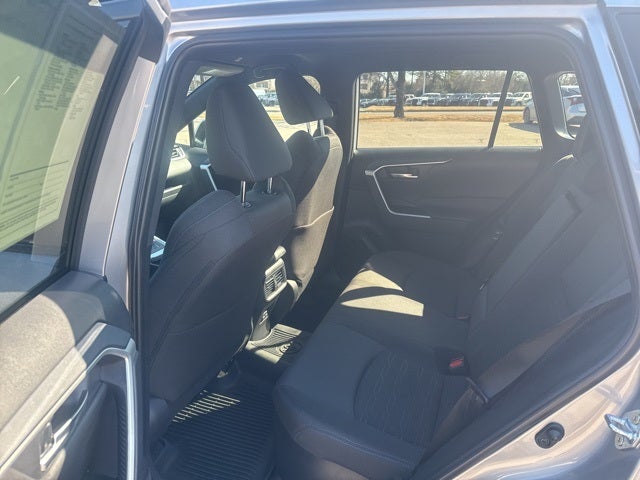 2025 Toyota RAV4 Hybrid SE