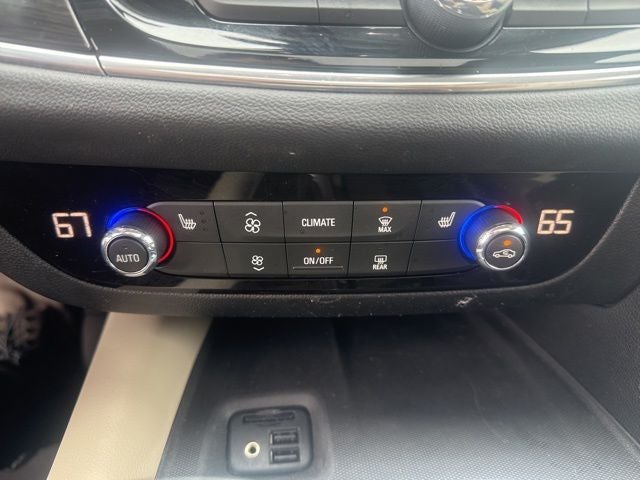 2020 Buick Enclave Essence