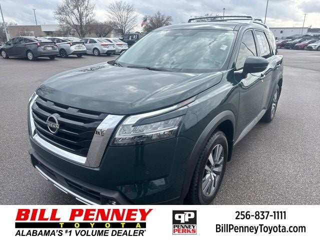 2022 Nissan Pathfinder SL