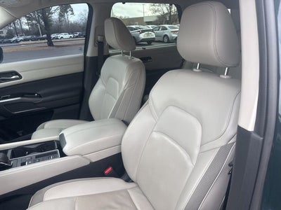 2022 Nissan Pathfinder SL