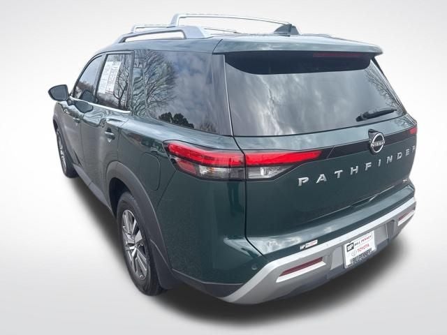 2022 Nissan Pathfinder SL
