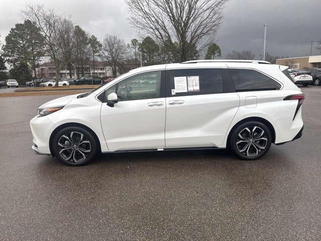 2025 Toyota Sienna Platinum 7 Passenger