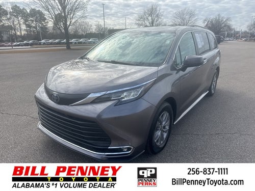 2022 Toyota Sienna XLE 8 Passenger