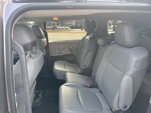 2022 Toyota Sienna XLE 8 Passenger