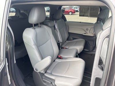 2022 Toyota Sienna XLE 8 Passenger