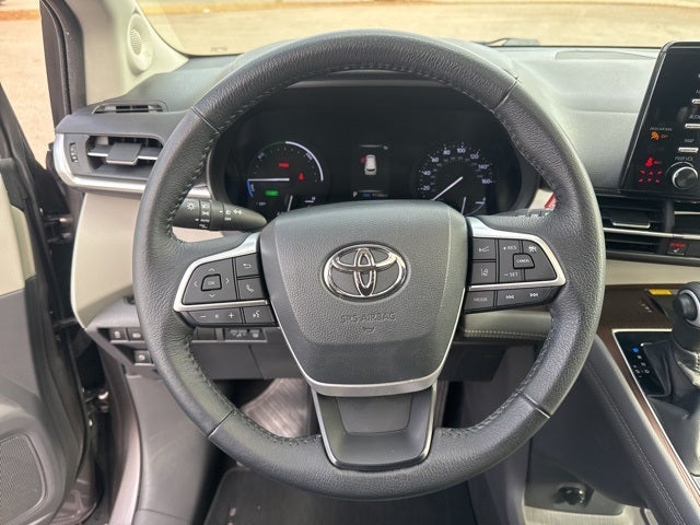 2022 Toyota Sienna XLE 8 Passenger