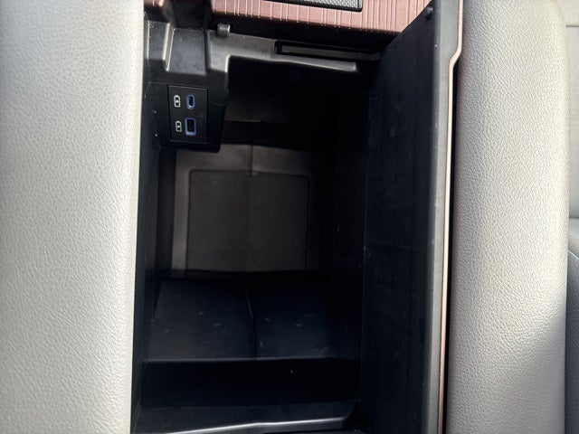 2022 Toyota Sienna XLE 8 Passenger