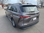 2022 Toyota Sienna XLE 8 Passenger