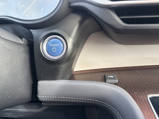 2022 Toyota Sienna XLE 8 Passenger
