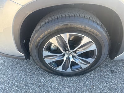 2023 Toyota Highlander Hybrid XLE