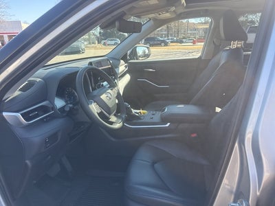 2023 Toyota Highlander Hybrid XLE