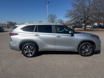 2023 Toyota Highlander Hybrid XLE