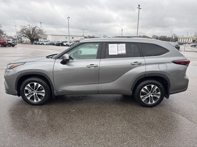 2025 Toyota Highlander Hybrid XLE