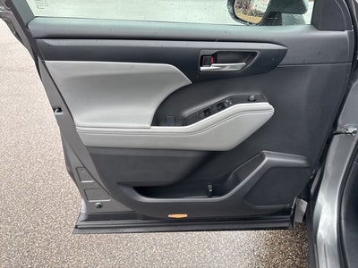 2025 Toyota Highlander Hybrid XLE