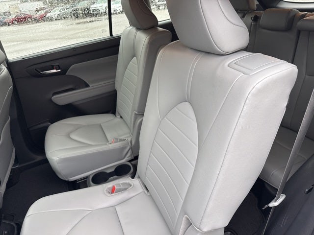 2025 Toyota Highlander Hybrid XLE