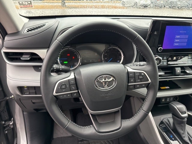 2025 Toyota Highlander Hybrid XLE