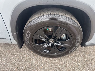 2025 Toyota Highlander Hybrid XLE