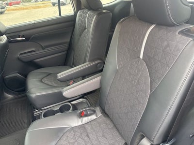 2025 Toyota Highlander Hybrid XLE