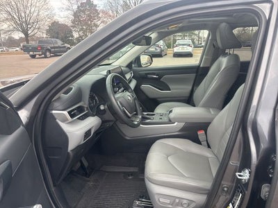 2023 Toyota Highlander XLE