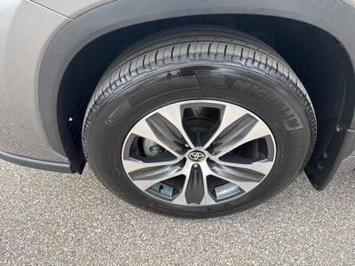 2025 Toyota Highlander XLE