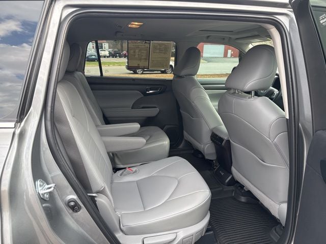 2025 Toyota Highlander XLE