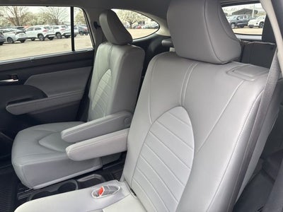 2025 Toyota Highlander XLE