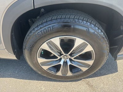 2025 Toyota Highlander XLE