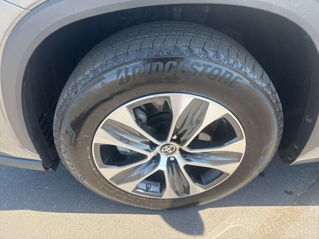 2025 Toyota Highlander XLE