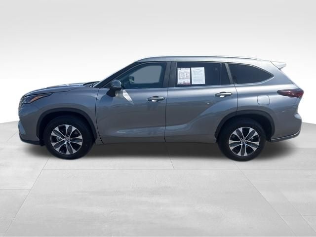 2025 Toyota Highlander XLE