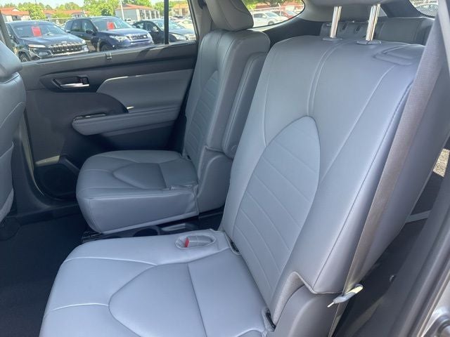 2025 Toyota Highlander XLE