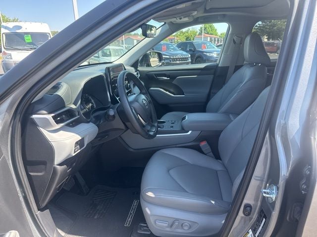 2025 Toyota Highlander XLE