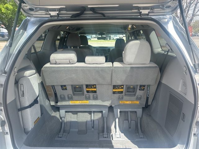 2014 Toyota Sienna LE 8 Passenger