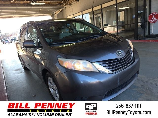 2017 Toyota Sienna LE 8 Passenger