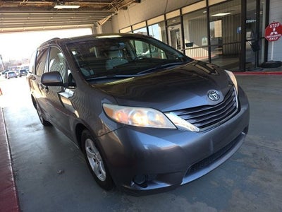 2017 Toyota Sienna LE 8 Passenger