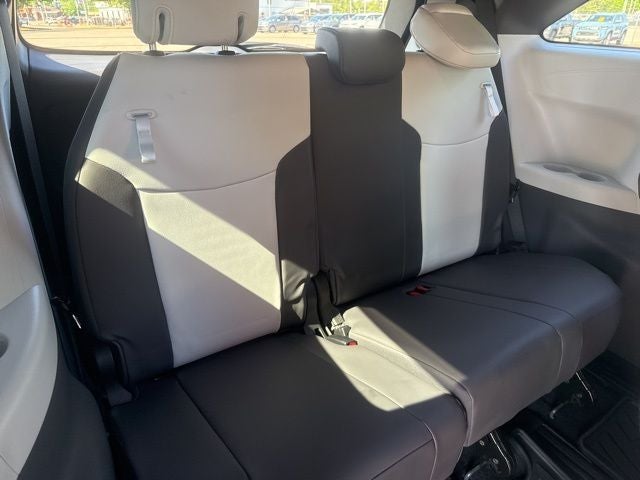 2022 Toyota Sienna XSE 7 Passenger