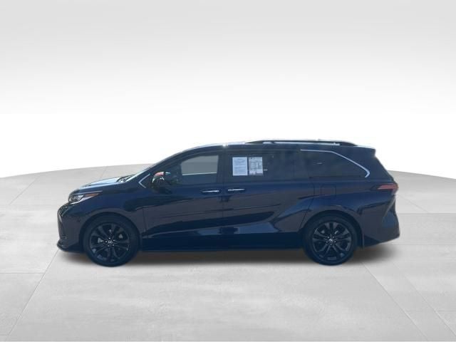 2022 Toyota Sienna XSE 7 Passenger