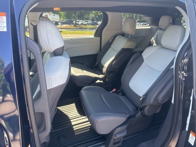 2022 Toyota Sienna XSE 7 Passenger
