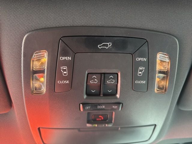 2022 Toyota Sienna XSE 7 Passenger