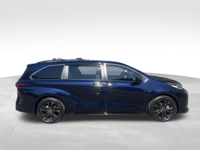 2022 Toyota Sienna XSE 7 Passenger