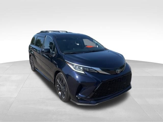 2022 Toyota Sienna XSE 7 Passenger
