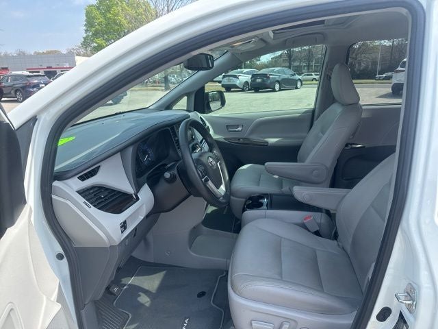 2020 Toyota Sienna Base