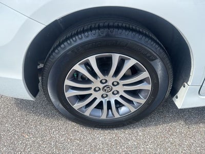 2020 Toyota Sienna Base