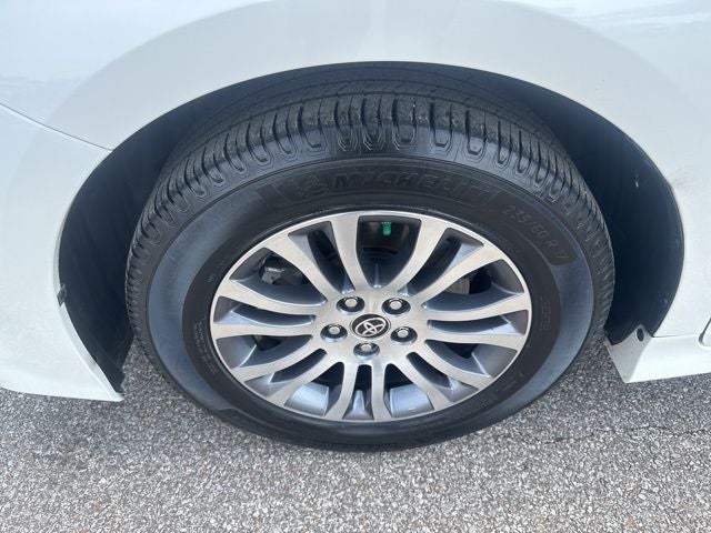 2020 Toyota Sienna Base