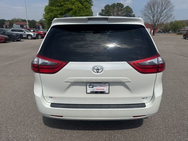 2020 Toyota Sienna Base