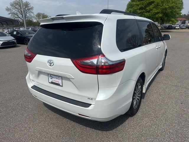 2020 Toyota Sienna Base